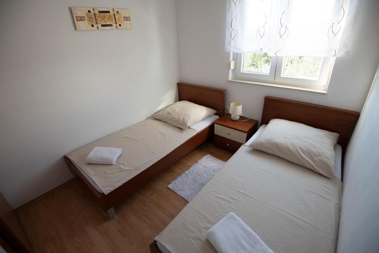 Apartments Mamut Trogir Exterior photo
