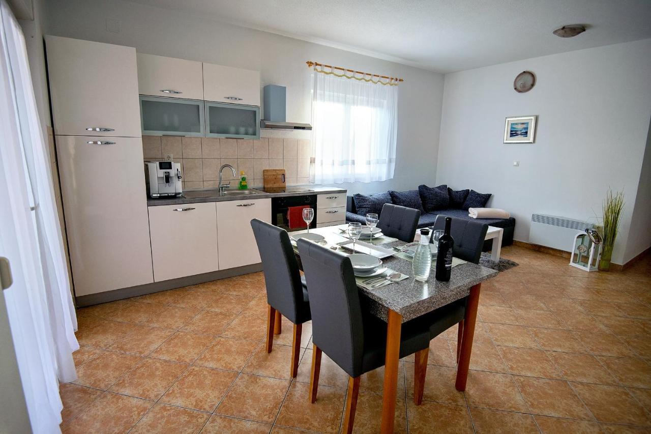 Apartments Mamut Trogir Exterior photo