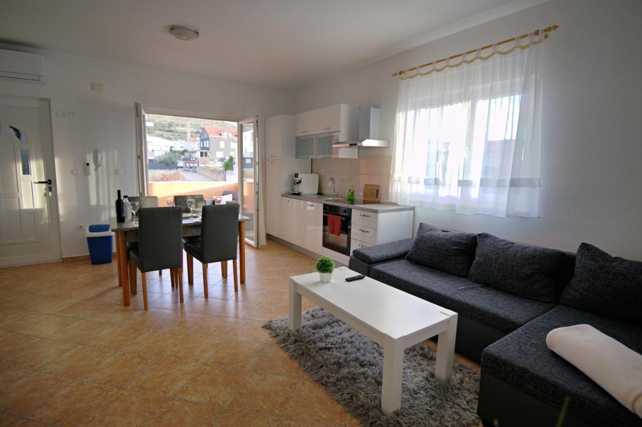 Apartments Mamut Trogir Exterior photo